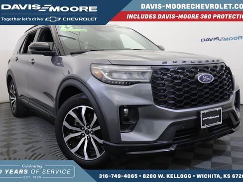 Used 2025 Ford Explorer ST-Line image 1