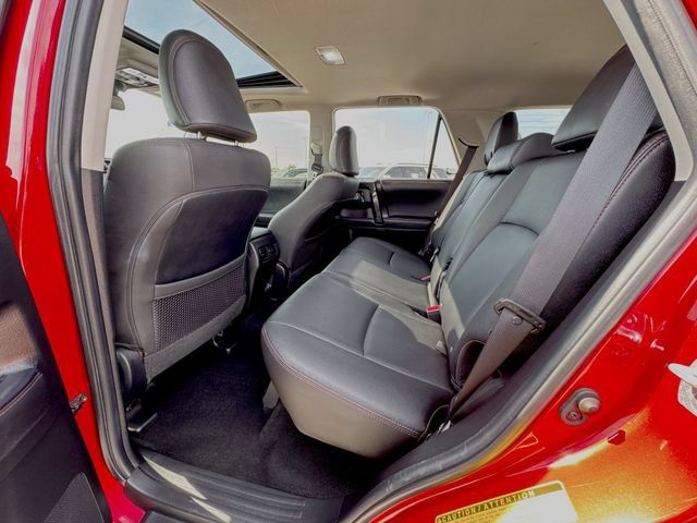 Used 2022 Toyota 4Runner TRD Off-Road Premium AWD/4WD image 22