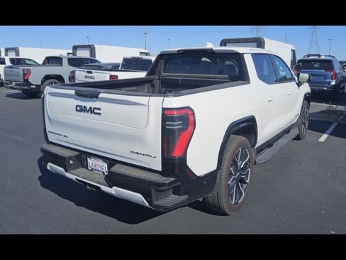 Used 2025 GMC Sierra EV Denali AWD/4WD image 21