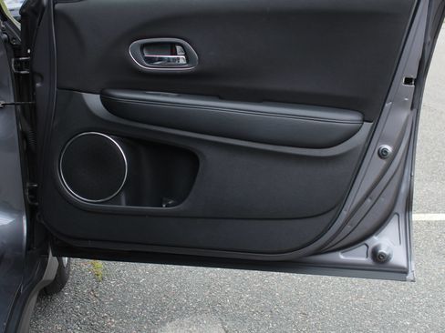 Used 2016 Honda HR-V EX image 18