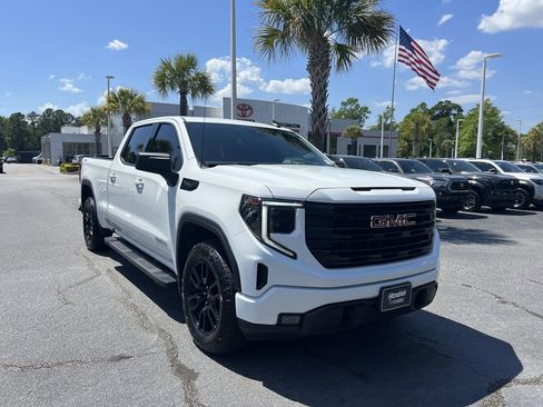 Used 2025 GMC Sierra 1500 Elevation w/ Preferred Package AWD/4WD image 2