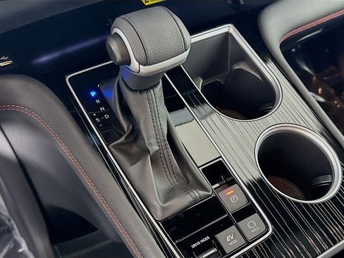 Used 2025 Toyota Sienna XSE w/ XSE Plus Package image 19