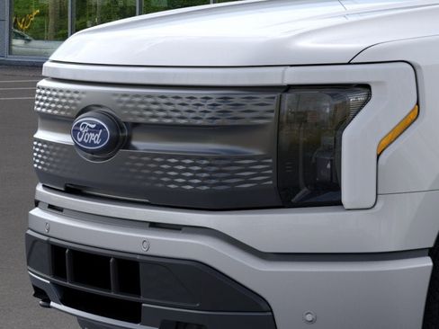 New 2025 Ford F150 Lightning Flash AWD/4WD image 17