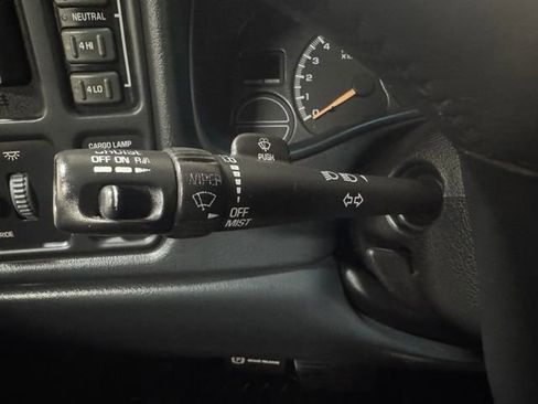 Used 2002 Chevrolet Avalanche 4x4 w/ Off-Road Suspension Pkg image 22