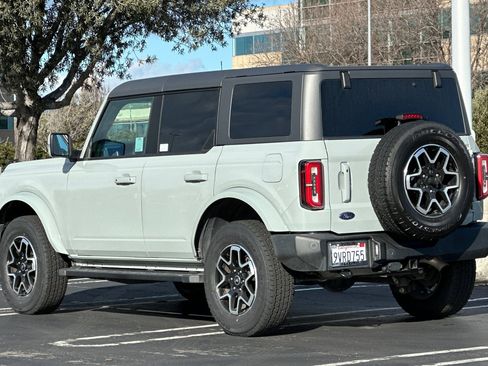 Used 2023 Ford Bronco Outer Banks image 6