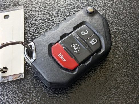 Used 2023 Jeep Wrangler Sport S image 11