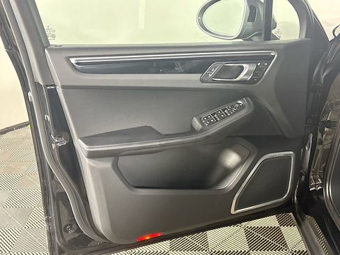 Used 2024 Porsche Macan Turbo w/ Premium Plus Package image 10