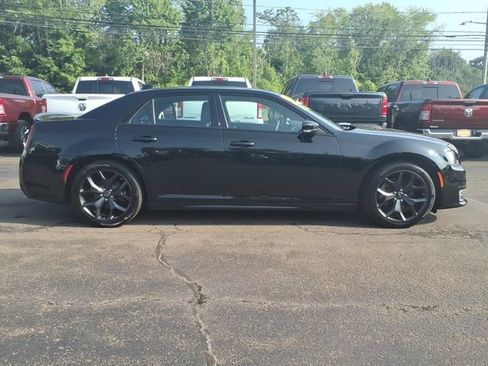 Certified 2023 Chrysler 300 S w/ Comfort Group RWD image 4