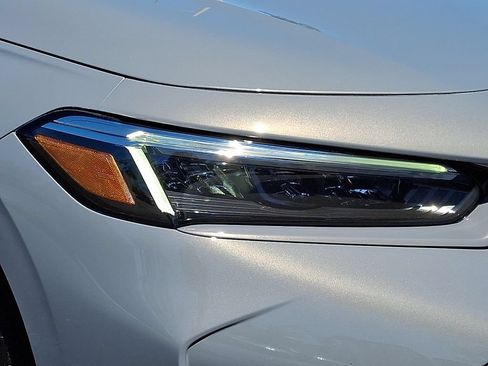 Used 2025 Honda Civic Sport image 9