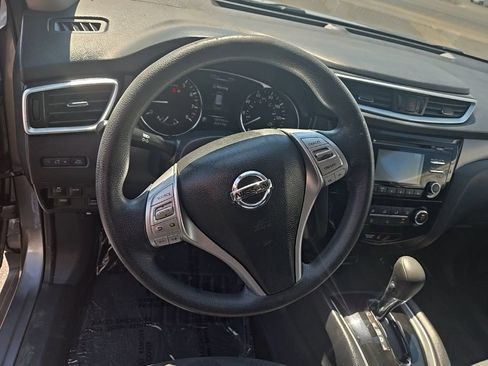 Used 2016 Nissan Rogue S w/ Appearance Package AWD/4WD image 13
