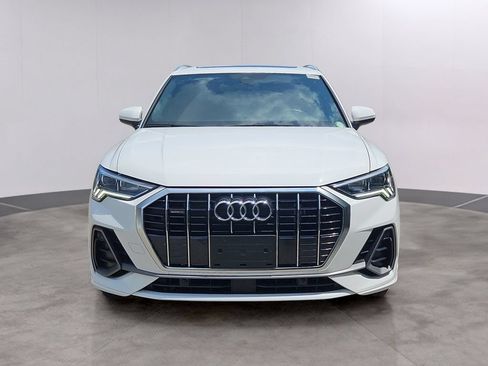 Used 2023 Audi Q3 2.0T Premium w/ Convenience Package AWD/4WD image 2