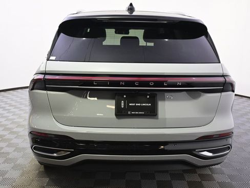 New 2026 Lincoln Nautilus Reserve image 5