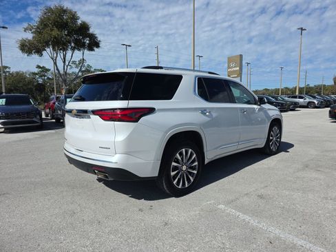 Used 2022 Chevrolet Traverse Premier image 3