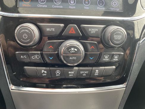 Used 2020 Jeep Grand Cherokee Limited AWD/4WD image 24