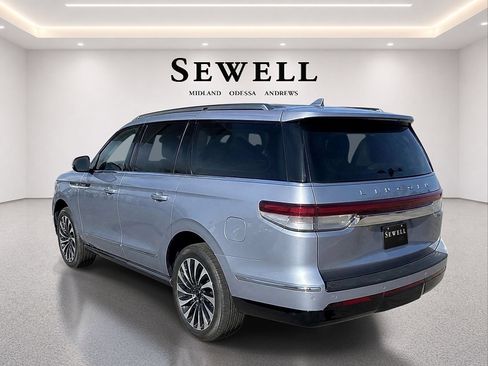Used 2023 Lincoln Navigator L Black Label AWD/4WD image 3