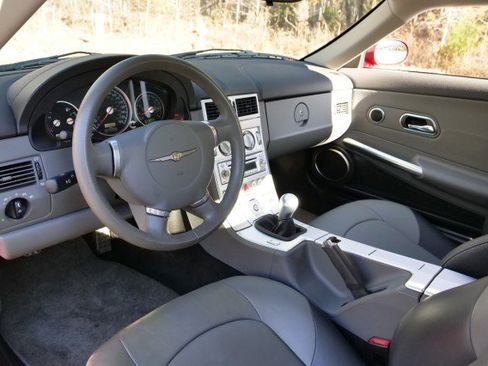 Used 2006 Chrysler Crossfire Limited image 2