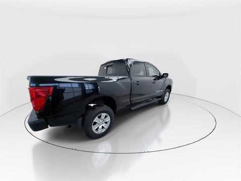 Used 2017 Nissan Titan S image 8