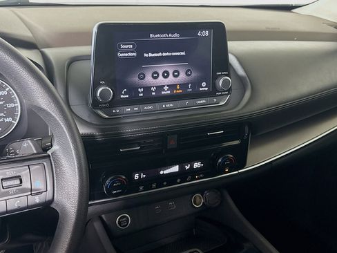 Used 2022 Nissan Rogue SV FWD image 18