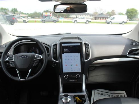 Used 2024 Ford Edge SEL image 19