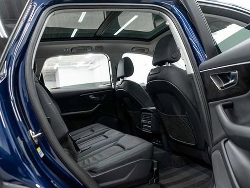 Used 2023 Audi Q7 3.0T Premium image 13