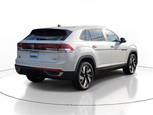New 2026 Volkswagen Atlas Cross Sport SE image 4