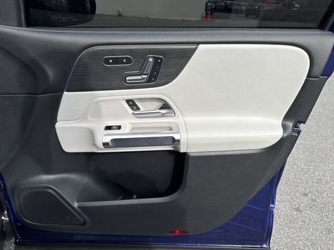 Used 2022 Mercedes-Benz GLB 250 image 18