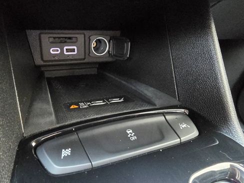 Used 2023 Chevrolet Bolt EUV Premier w/ Redline Edition image 33