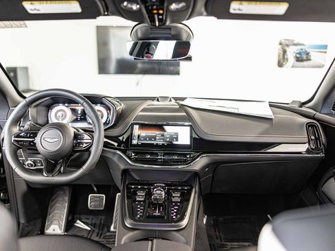 New 2026 Aston Martin DBX 707 image 36