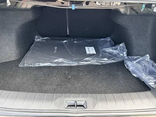 Used 2026 Nissan Sentra SL w/ Floor Mat Package FWD image 13