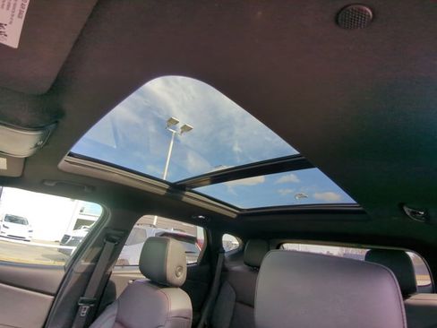 Used 2021 Chevrolet Blazer RS w/ Enhanced Convenience Package image 16