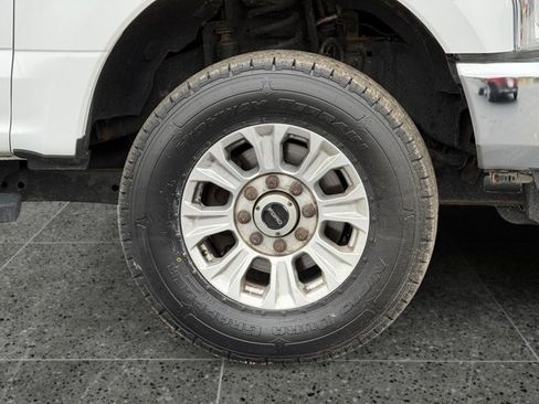 Used 2020 Ford F250 XL w/ STX Appearance Package AWD/4WD image 11