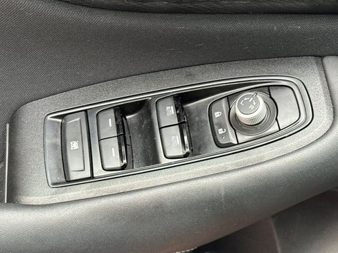 Used 2025 Subaru Outback Premium image 15