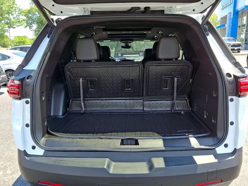 Used 2023 Chevrolet Traverse RS w/ LPO, Floor Liner Package AWD/4WD image 28