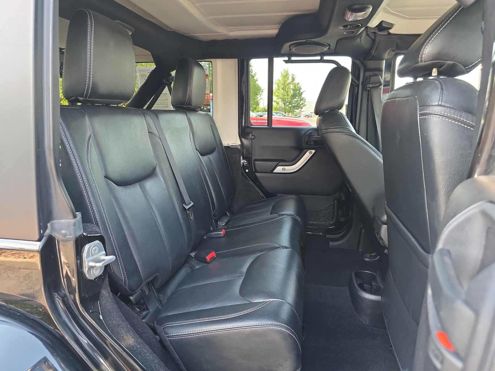 Used 2014 Jeep Wrangler Unlimited Sahara w/ Dual Top Group AWD/4WD image 29
