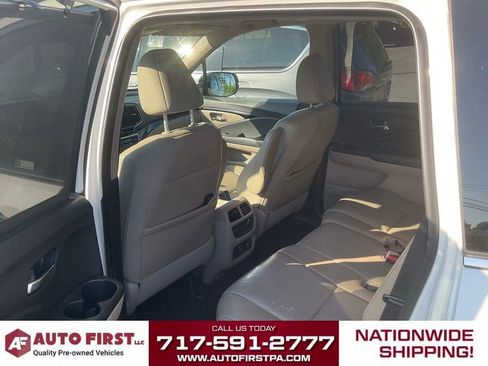 Used 2019 Honda Pilot Touring image 11