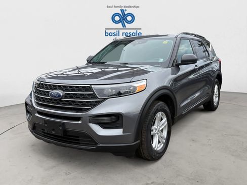 Used 2022 Ford Explorer XLT w/ Class IV Trailer Tow Package image 2