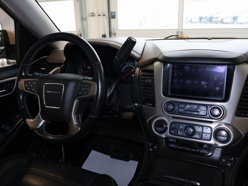 Used 2019 GMC Yukon XL Denali image 31