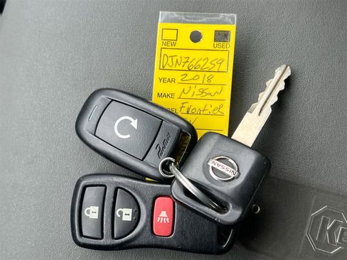 Used 2018 Nissan Frontier SV image 36