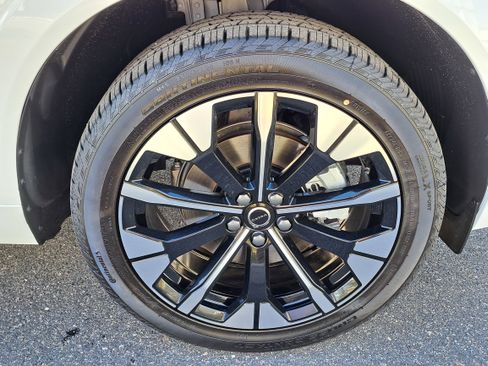 New 2026 Volvo XC60 B5 Plus w/ Protection Package Premier image 10