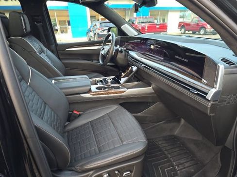 Used 2025 Cadillac Escalade Sport Platinum AWD/4WD image 18