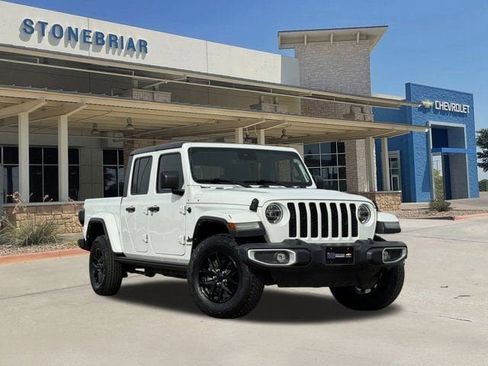 Used 2022 Jeep Gladiator Sport image 2