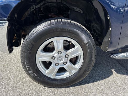 Used 2013 Toyota Tundra 4x4 Double Cab w/ Tow Pkg image 7