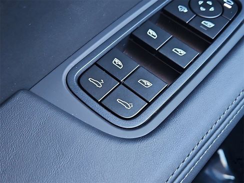 New 2026 Porsche Cayenne S image 23