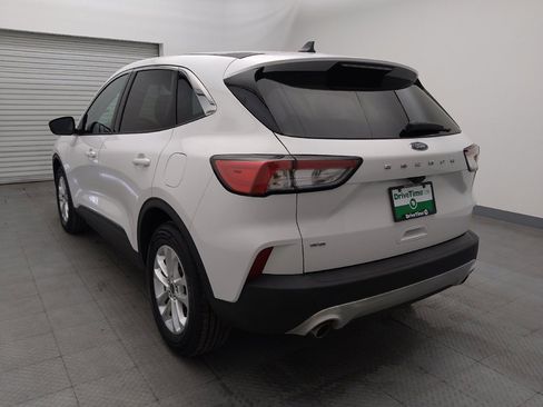 Used 2021 Ford Escape SE image 5