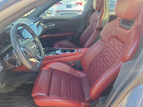 Certified 2024 Audi e-tron GT Premium Plus image 4