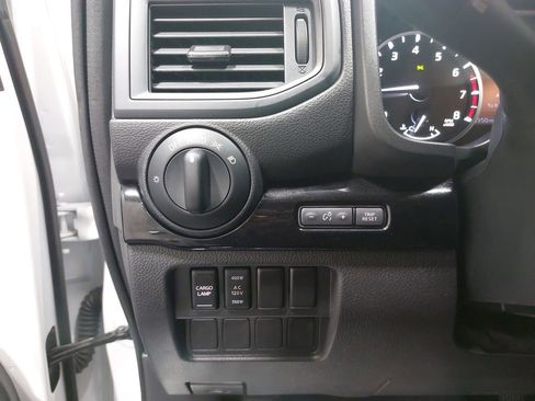 Certified 2024 Nissan Titan SV w/ SV Convenience Package image 25