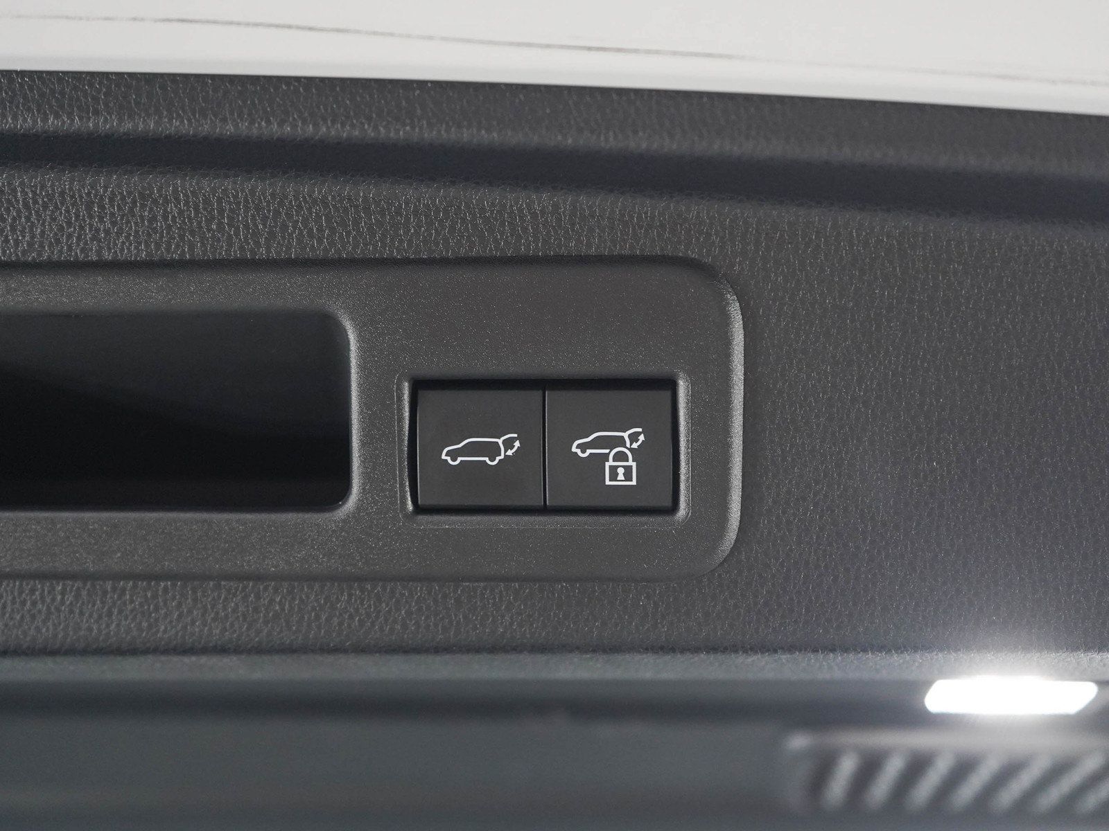 Used 2026 Toyota 4Runner Limited AWD/4WD image 17