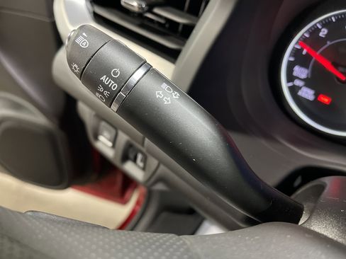 Used 2023 GMC Acadia SLE w/ Driver Convenience Package image 21