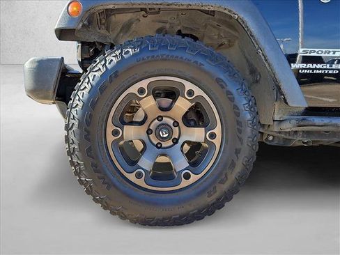 Used 2014 Jeep Wrangler Unlimited Sport w/ Quick Order Package 24S AWD/4WD image 22