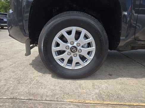Certified 2026 Toyota Tacoma SR5 AWD/4WD image 35
